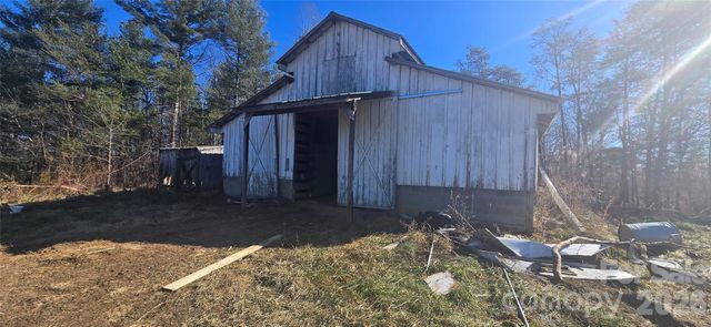 1236 Three Way Lane, Lenoir, NC 28645