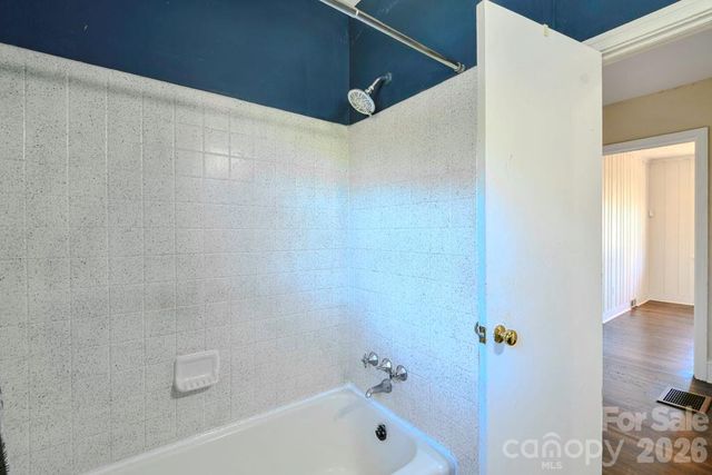 6918 Tuckaseegee Road, Charlotte, NC 28214