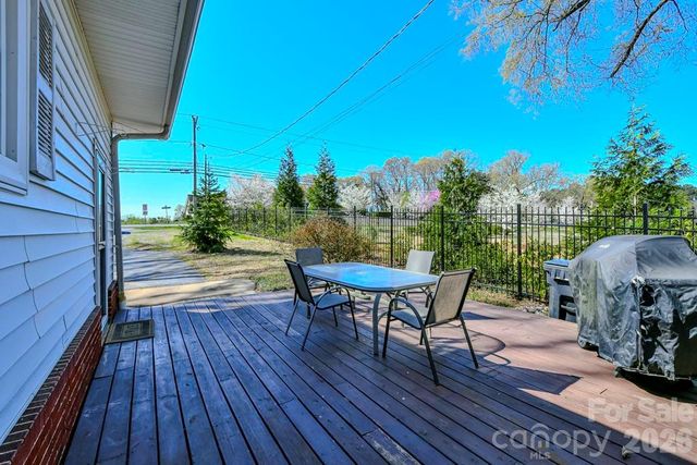 6918 Tuckaseegee Road, Charlotte, NC 28214