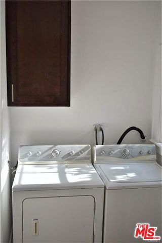 910 Victoria Avenue, Venice, CA 90291