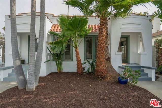 910 Victoria Avenue, Venice, CA 90291