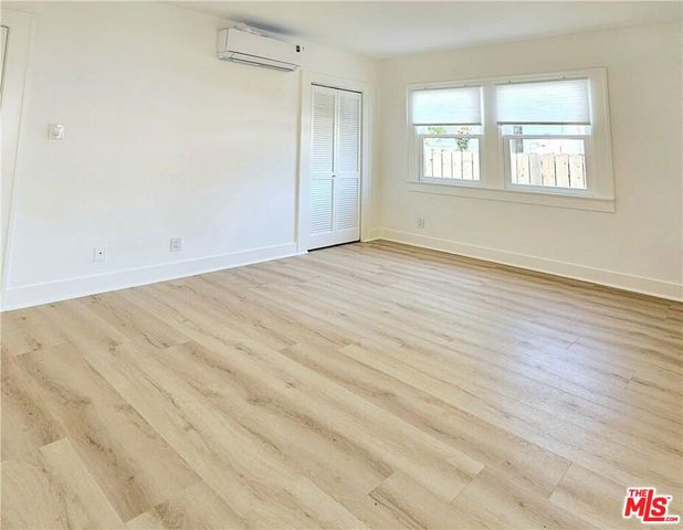 910 Victoria Avenue, Venice, CA 90291