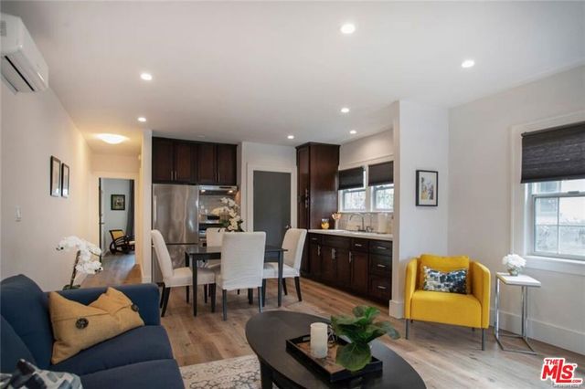 910 Victoria Avenue, Venice, CA 90291