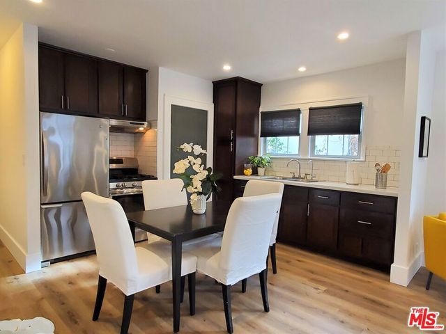 910 Victoria Avenue, Venice, CA 90291