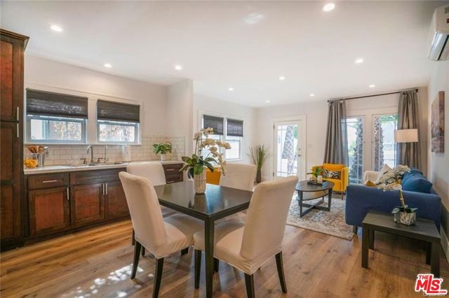 910 Victoria Avenue, Venice, CA 90291