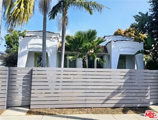 910 Victoria Avenue, Venice, CA 90291