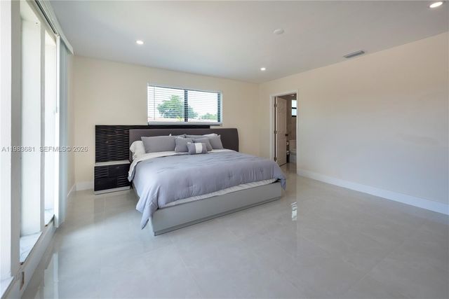 4700 Mckinley St, Hollywood, FL 33021