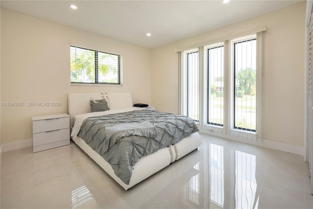 4700 Mckinley St, Hollywood, FL 33021