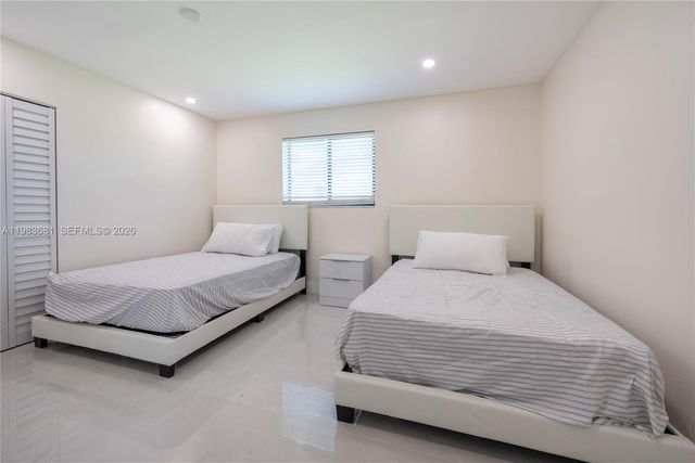 4700 Mckinley St, Hollywood, FL 33021