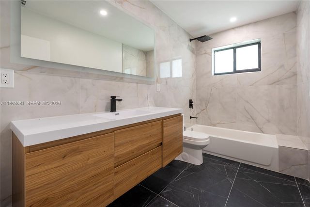 4700 Mckinley St, Hollywood, FL 33021