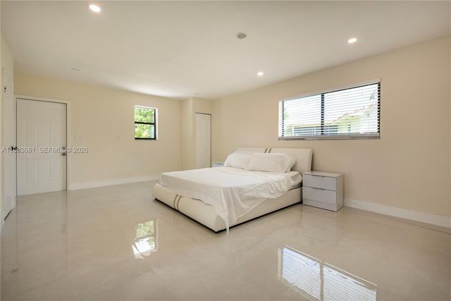 4700 Mckinley St, Hollywood, FL 33021