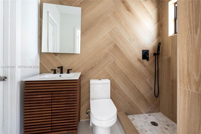 4700 Mckinley St, Hollywood, FL 33021