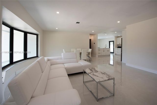 4700 Mckinley St, Hollywood, FL 33021