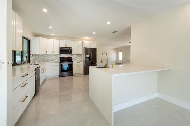 4700 Mckinley St, Hollywood, FL 33021