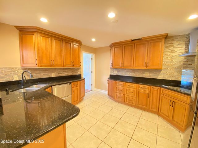 288 Coral Way W, Indialantic, FL 32903