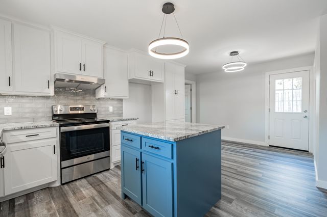 304 Pine Street, Seven Points, TX 75143