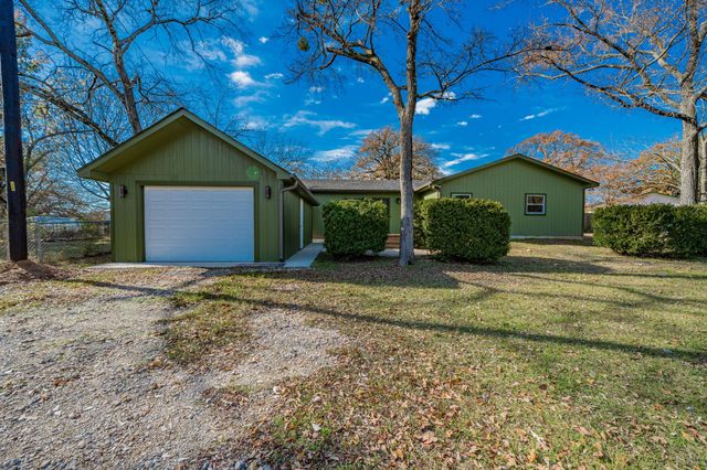 304 Pine Street, Seven Points, TX 75143