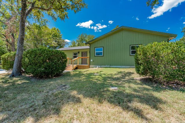 304 Pine Street, Seven Points, TX 75143