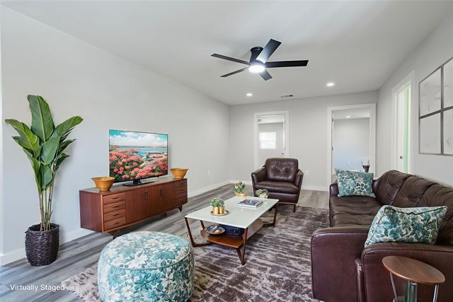 304 Pine Street, Seven Points, TX 75143