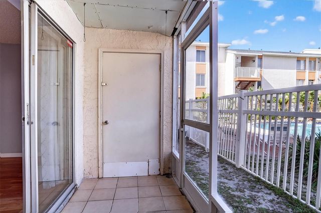 511 99TH AVENUE N 102, St Petersburg, FL 33702