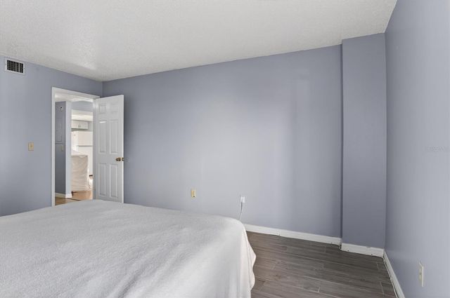 511 99TH AVENUE N 102, St Petersburg, FL 33702