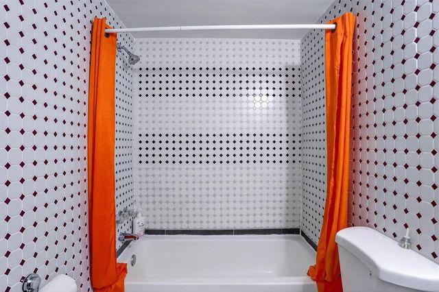 511 99TH AVENUE N 102, St Petersburg, FL 33702