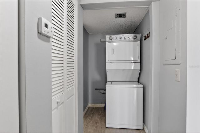 511 99TH AVENUE N 102, St Petersburg, FL 33702