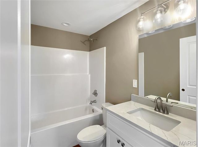 1816 Wellington Lane, Maryville, IL 62062