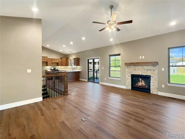 1816 Wellington Lane, Maryville, IL 62062