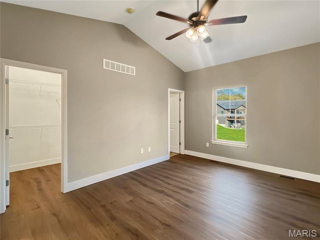 1816 Wellington Lane, Maryville, IL 62062