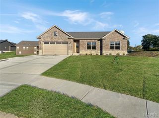 1816 Wellington Lane, Maryville, IL 62062