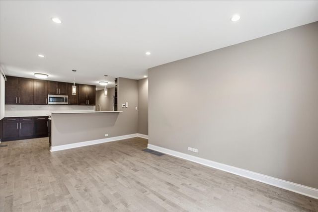 2553 W Summerdale Avenue 1E, Chicago, IL 60625