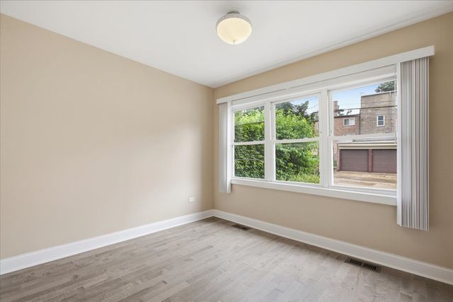 2553 W Summerdale Avenue 1E, Chicago, IL 60625