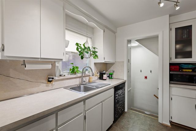 736 Farnham Avenue, Lincoln Park, MI 48146