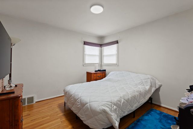 736 Farnham Avenue, Lincoln Park, MI 48146