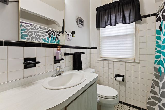736 Farnham Avenue, Lincoln Park, MI 48146