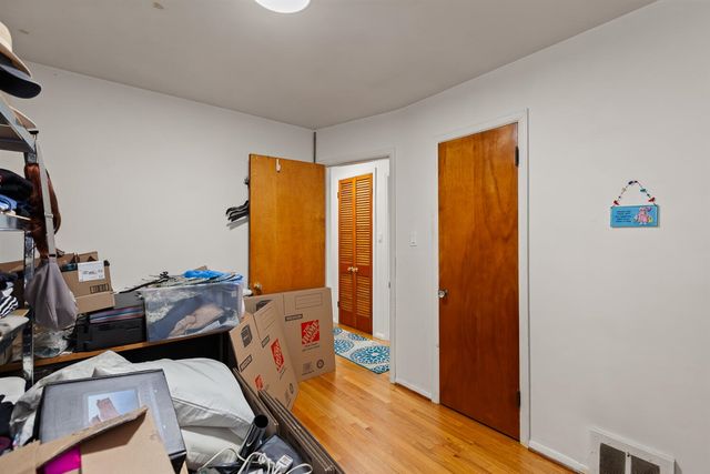 736 Farnham Avenue, Lincoln Park, MI 48146