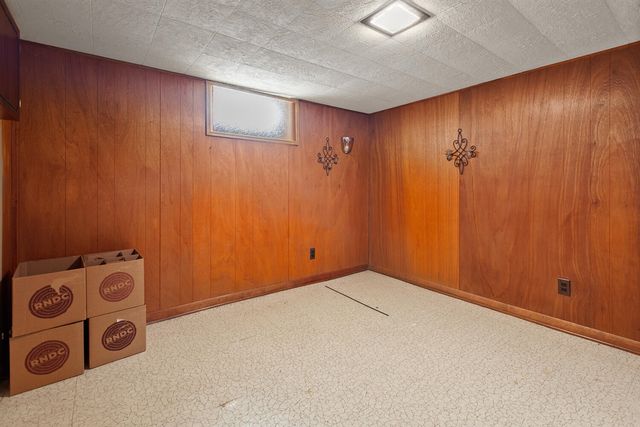 736 Farnham Avenue, Lincoln Park, MI 48146