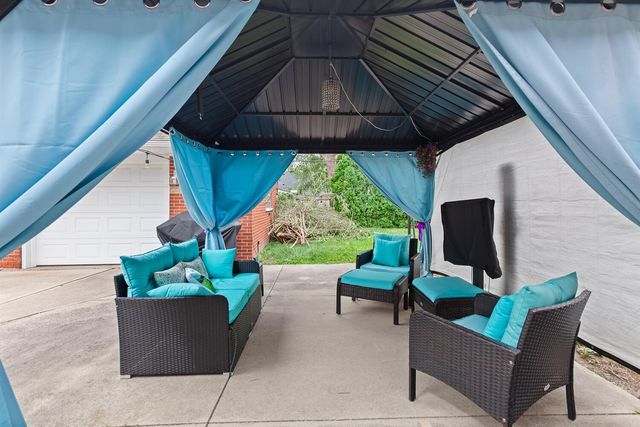 736 Farnham Avenue, Lincoln Park, MI 48146