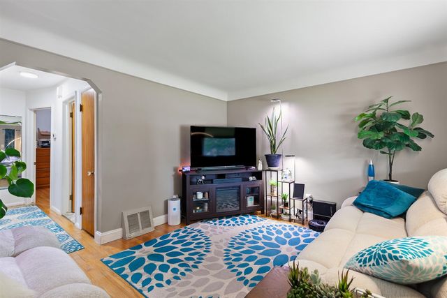 736 Farnham Avenue, Lincoln Park, MI 48146