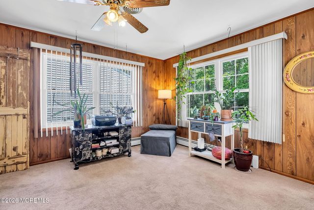 16 Sheepshead Drive, Toms River, NJ 08757