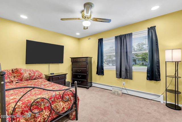 16 Sheepshead Drive, Toms River, NJ 08757