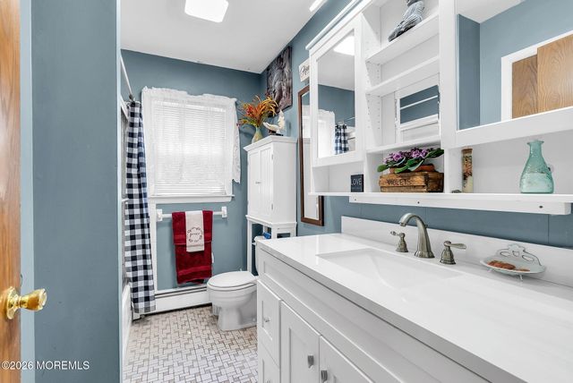 16 Sheepshead Drive, Toms River, NJ 08757