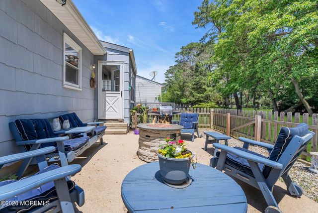 16 Sheepshead Drive, Toms River, NJ 08757