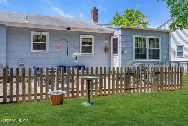 16 Sheepshead Drive, Toms River, NJ 08757