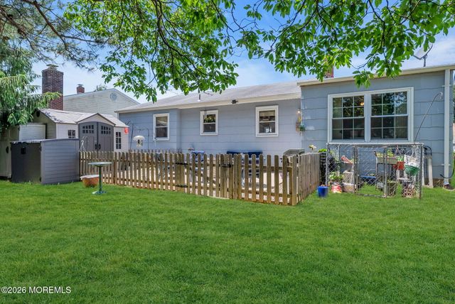 16 Sheepshead Drive, Toms River, NJ 08757