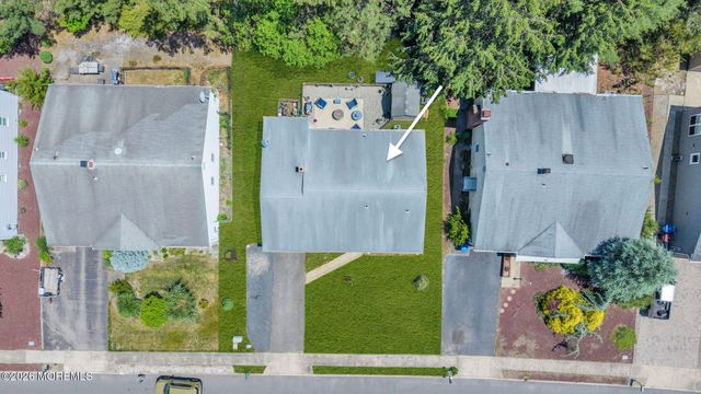 16 Sheepshead Drive, Toms River, NJ 08757