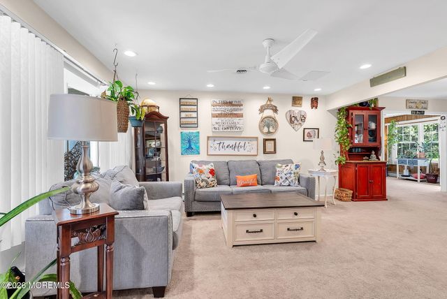 16 Sheepshead Drive, Toms River, NJ 08757