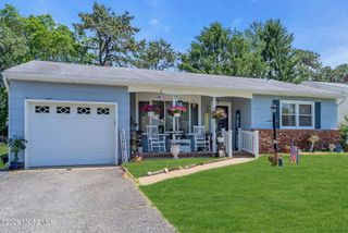 16 Sheepshead Drive, Toms River, NJ 08757