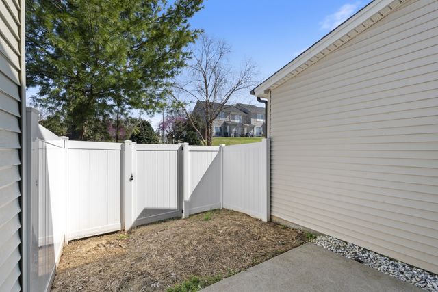 1382 Rural Hill Rd Unit 301, Antioch, TN 37013